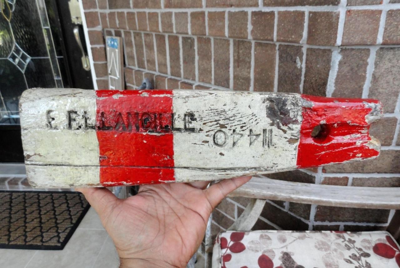 WEATHERED DISTRESSED WOOD Nautical Red & White Lobster Buoy E FL LANGILLE 11440