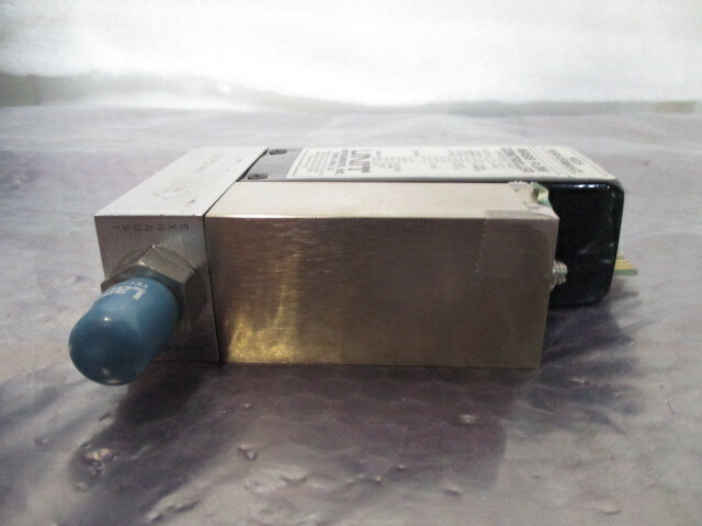 UNIT UFC-1110A Mass Flow Controller, MFC, N2, 500 SCCM, 421255