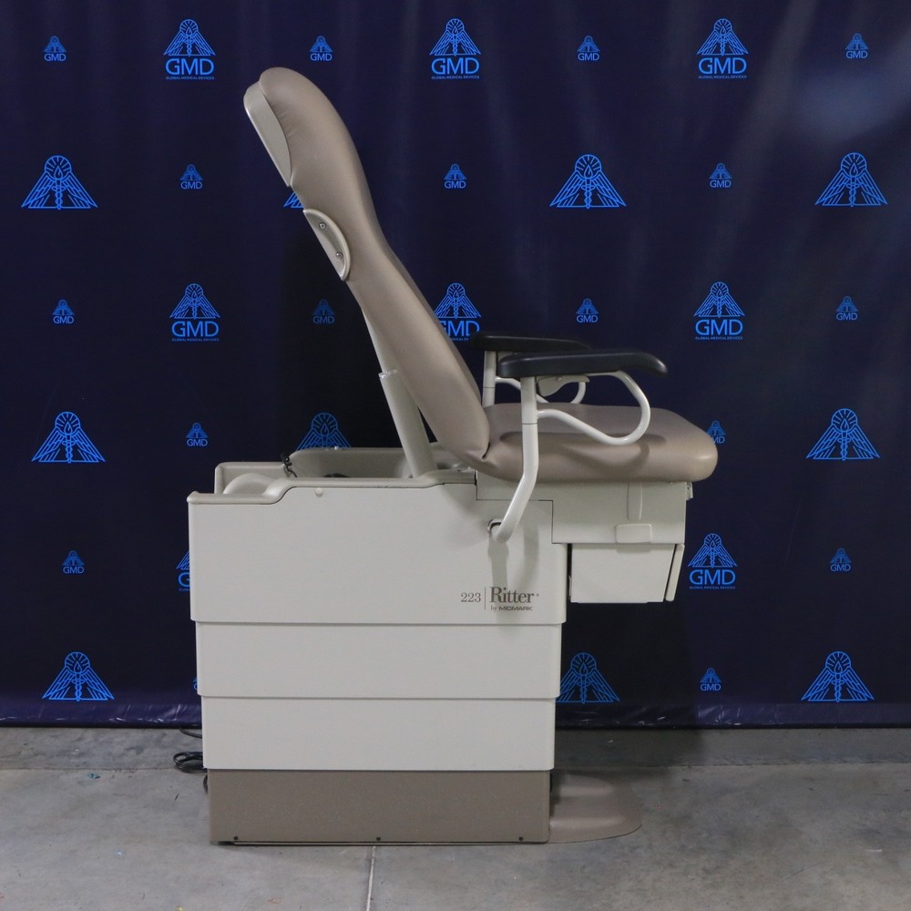 Midmark Ritter 223 Power Examination Table