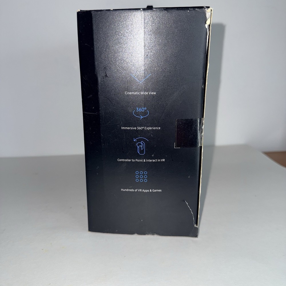 Samsung Gear VR SM-R324 with Controller Powered By Oculus New Opened Box