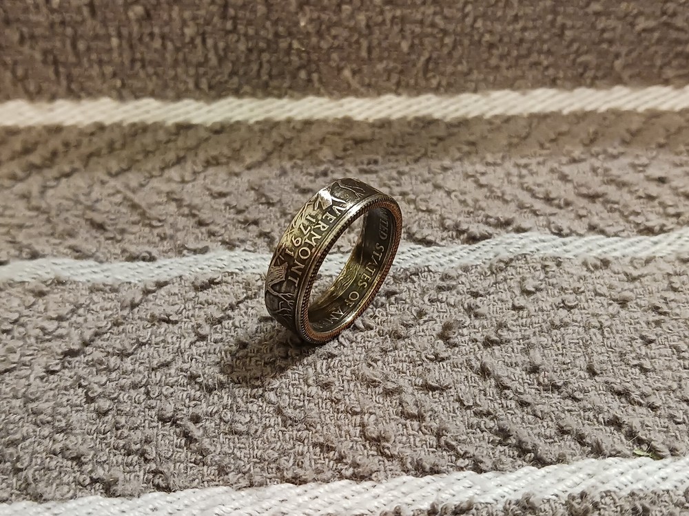 Vermont Handcrafted  Washington Quarters coin ring, 2001,  size 8