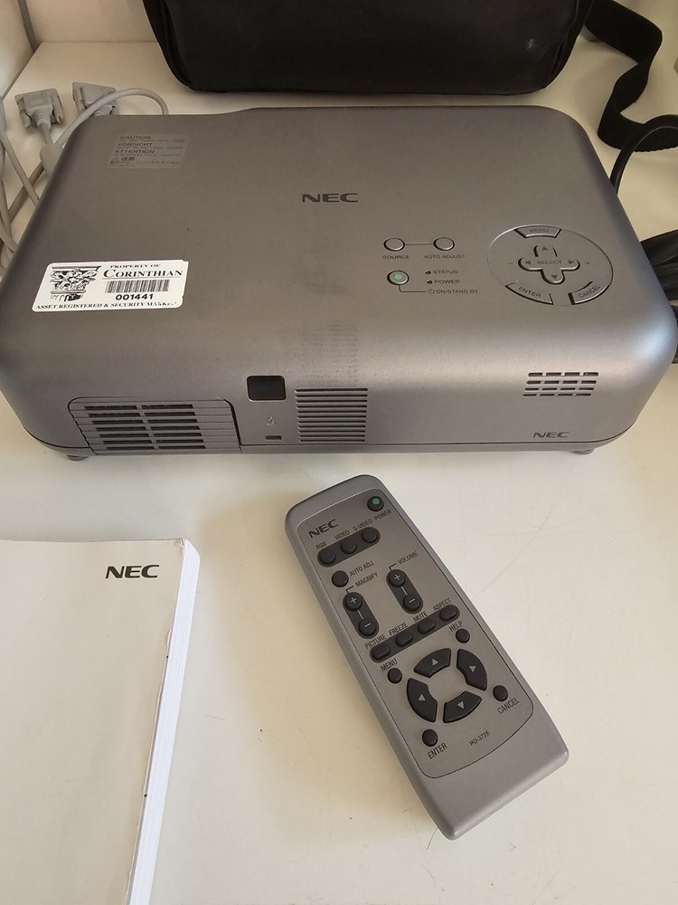 NEC LCD VT45 Projector Plus Remote