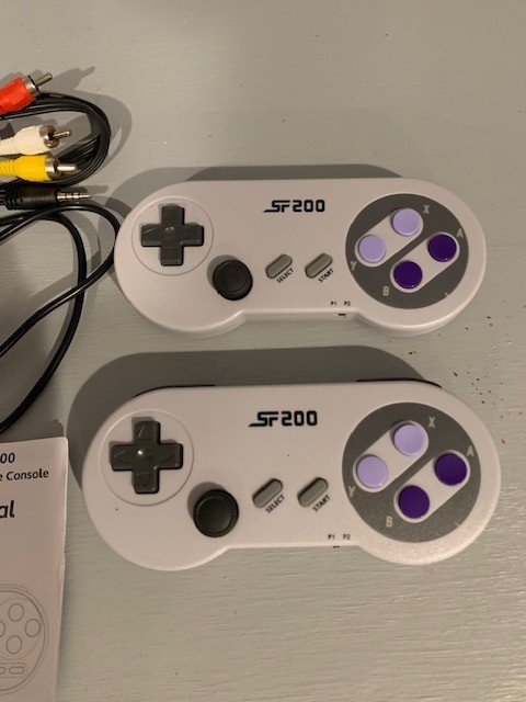 Game Console SF2000 6000+ Games with two extra controllers and carry case