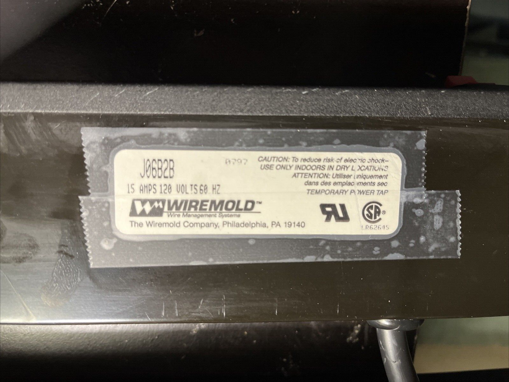 LOT (2) WIREMOLD LEGRAND J06B0BX J06B2B