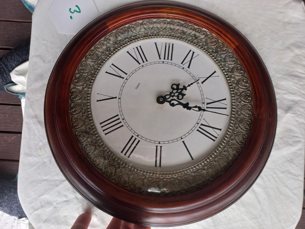 WALL CLOCK -  30x30x4  cm Quartz timing