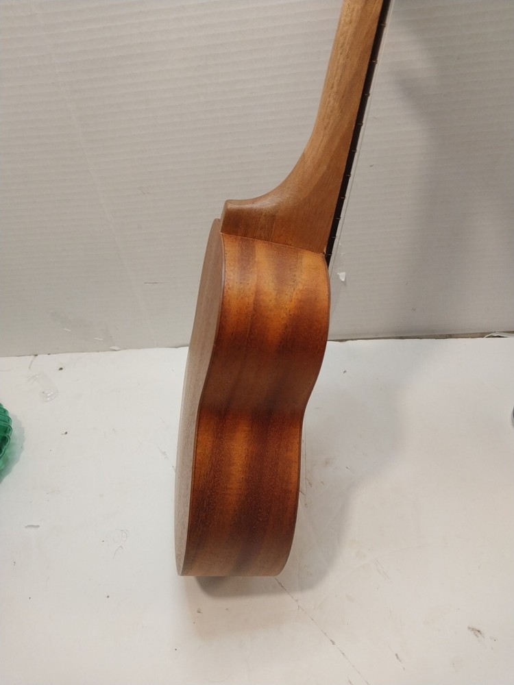 UKULELE Hricane UK-21 Solid Wood Professional