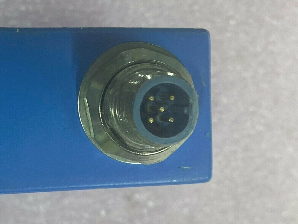 MILLIPORE INTELLIFLOW FSDGD100A000 DIGITAL FLOW CONTROLLER N2 200 SCCM