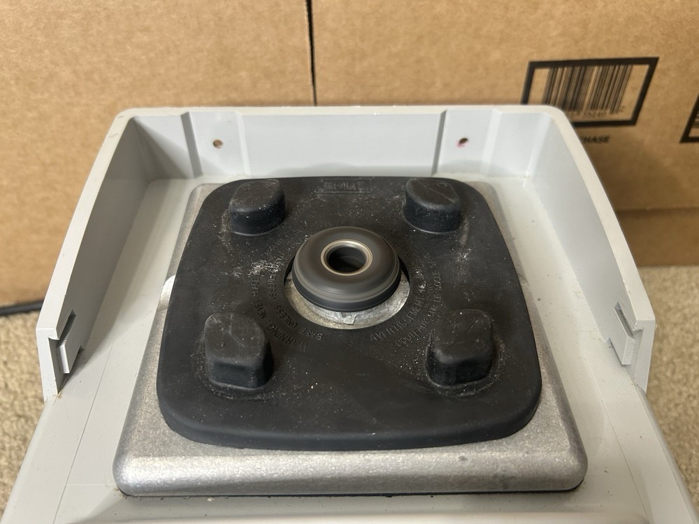Vitamix VM0115A Commercial Blender, Base Only. Read