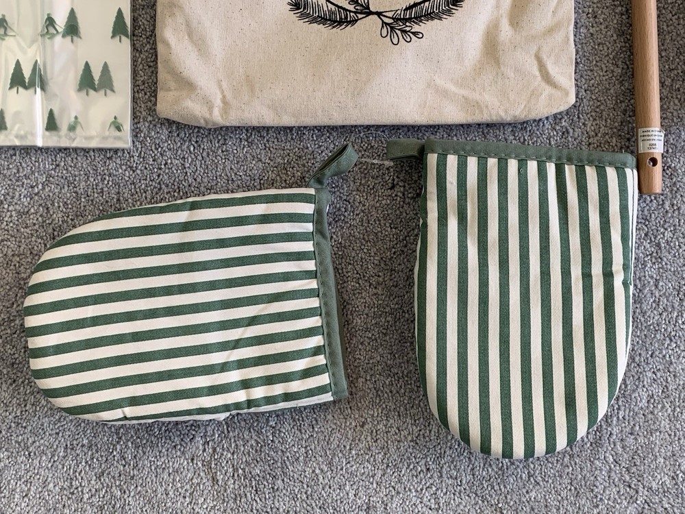 Thirty One Festive Forest Baking Set NEW OPEN BAG Not Complete READ
