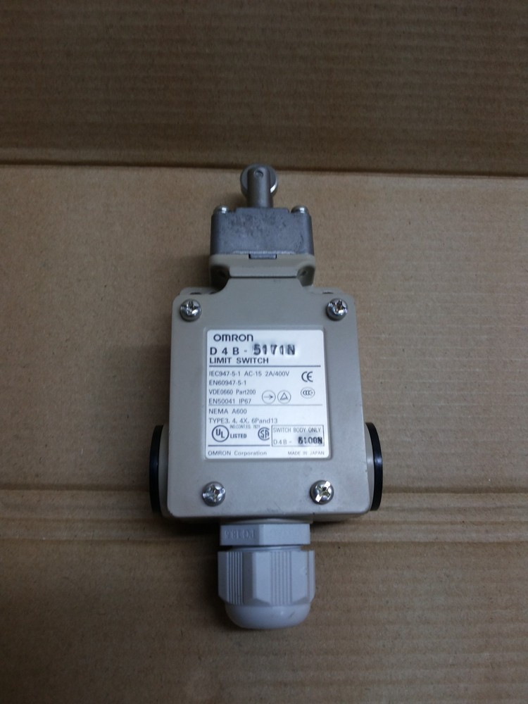OMRON D4B-5171N Roller Lever Limit Switch
