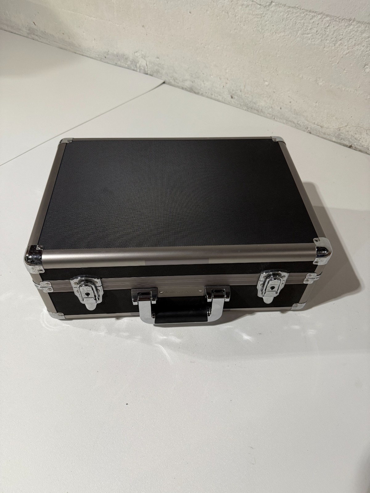 Lot of 30 Williams Personal PA Receiver Tour System R35-8 & 1 Transmitter T36