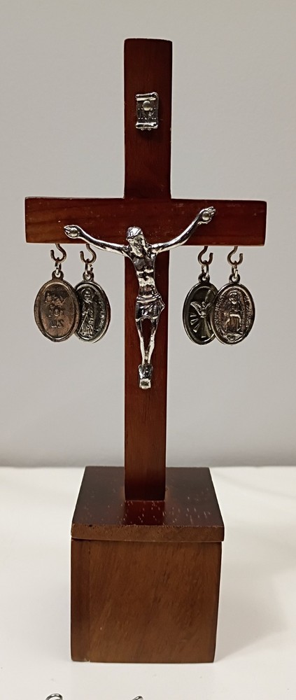 Intentions Crucifix Box With 11 Medals