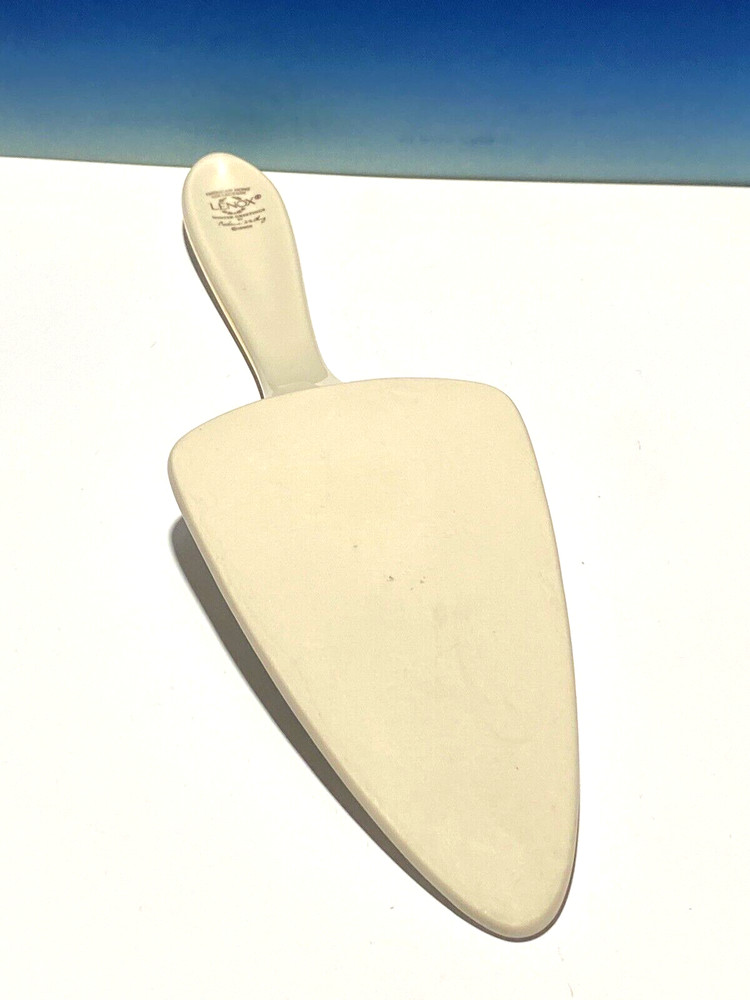 LENOX Winter Greetings Dessert Cake Server