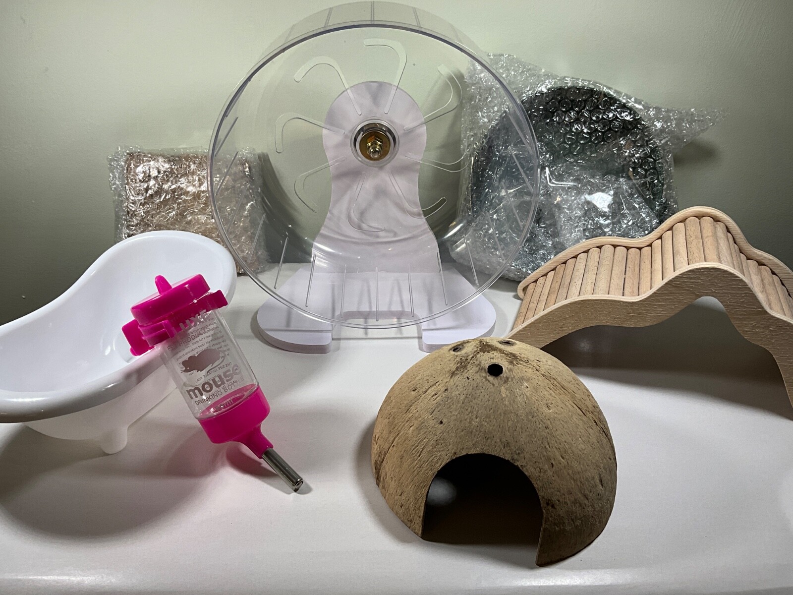 Hamster Wheel Set: Water Feeder, Coconut, Bathtub, Bridge, Rosee Blanche Ceramic