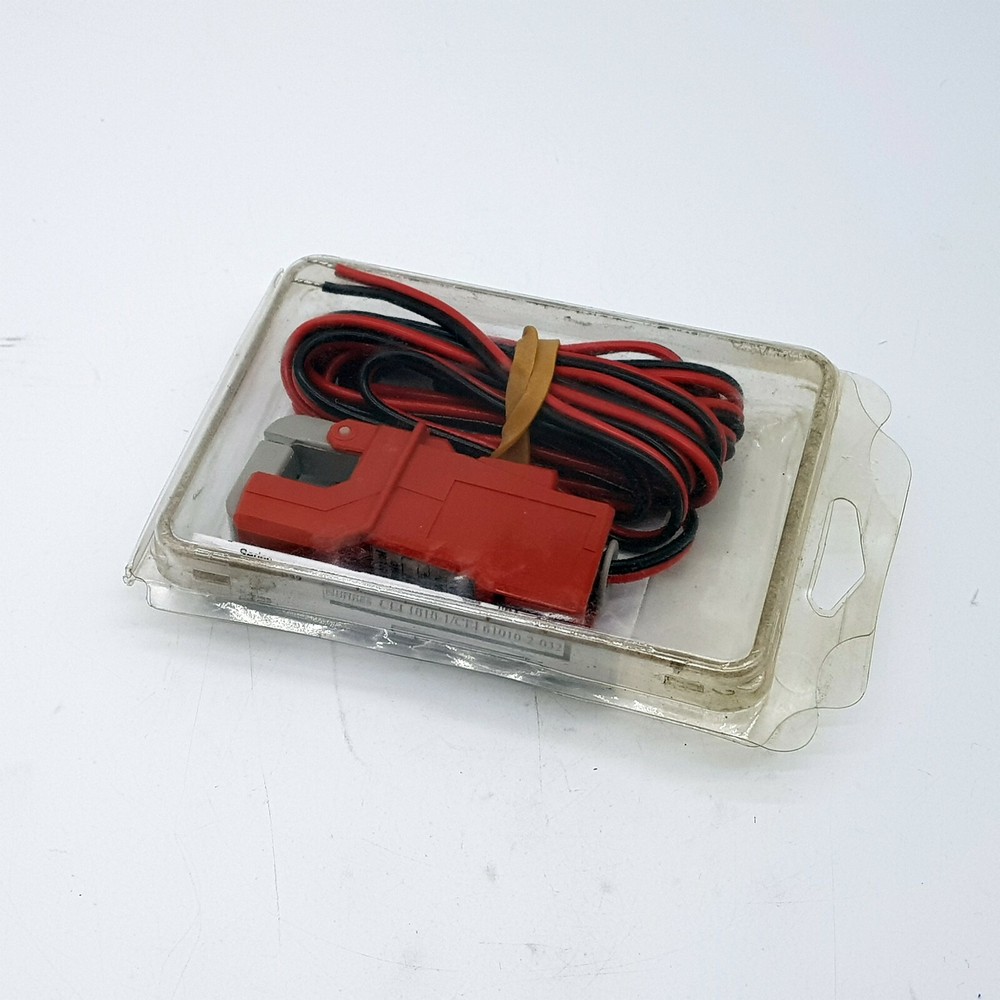 Universal Technic Fluke M1 200A / 200mA Red Clamp-On Current Probe