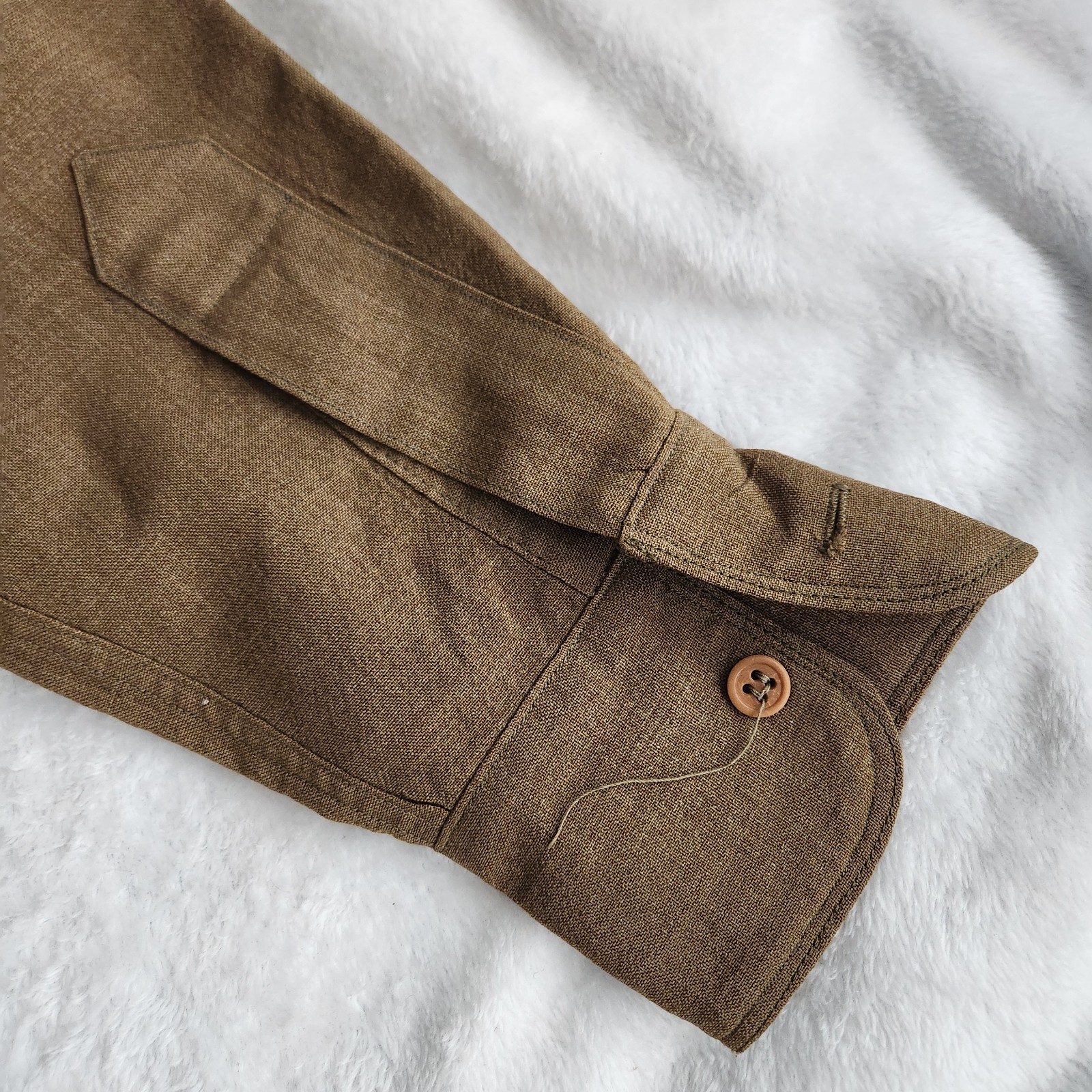 True Vintage WWII 1940’s U.S. Army Wool Officers Shirt Mens Large w/ Patch