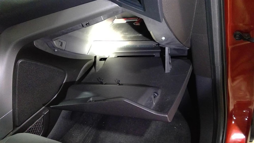 ESCAPE 2015 Glove Box 968419