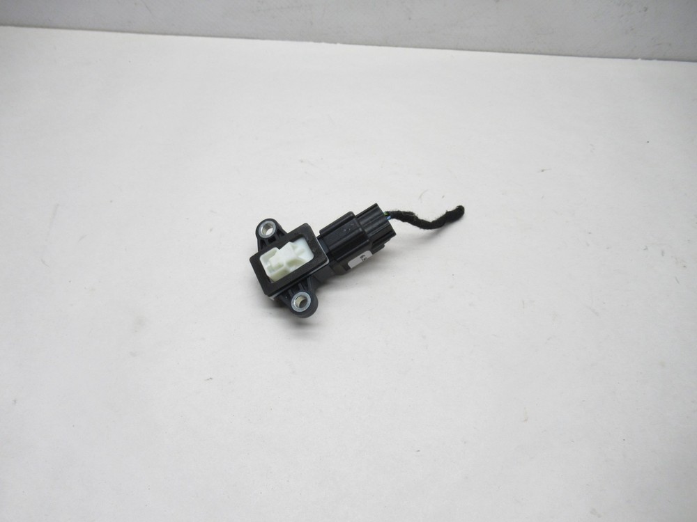 2016-2018 Mazda 3 Front Sensor GMC8-57KC0A OEM