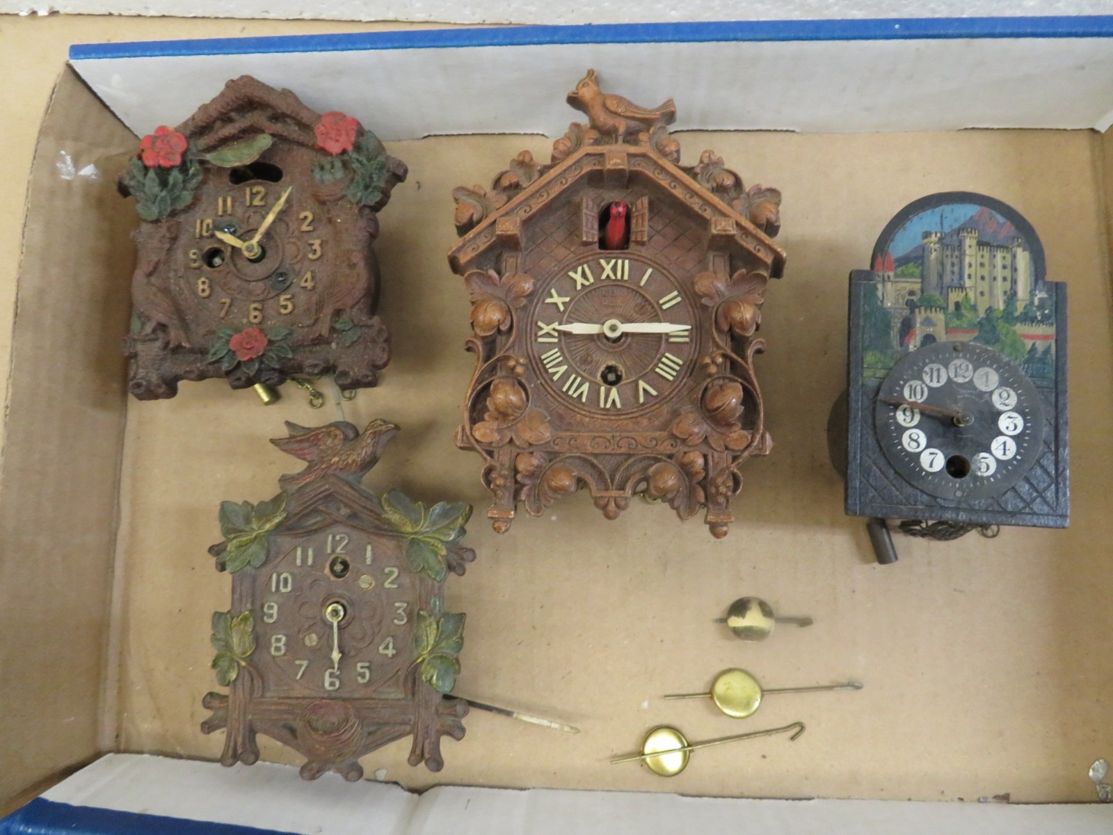 Lot of 4 Lux and Keebler Clocks for Parts