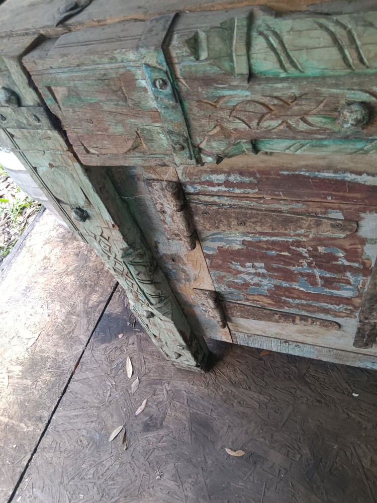 Vintage Trunk/ Buffet Table