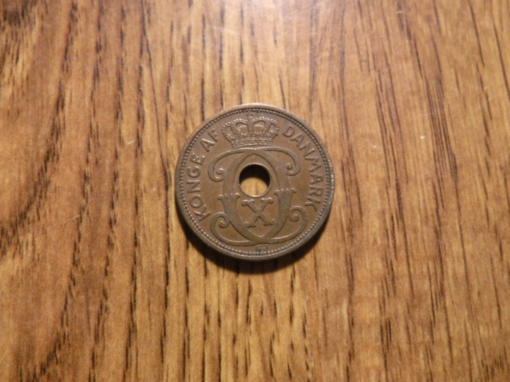 DENMARK 2 ORE 1927 COIN (1126)