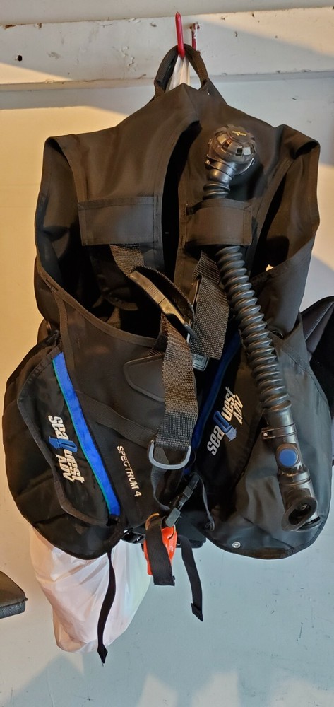SEAQUEST SPECTRUM 4 ADV BUOYANCY COMPENSATOR
