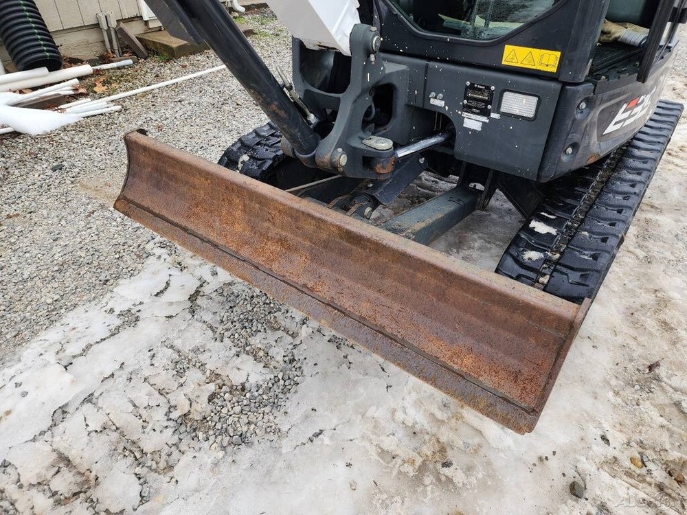 21 Bobcat E35I Mini Excavator, Long Arm, 1,059 hours, Hydraulic Thumb, Cold AC