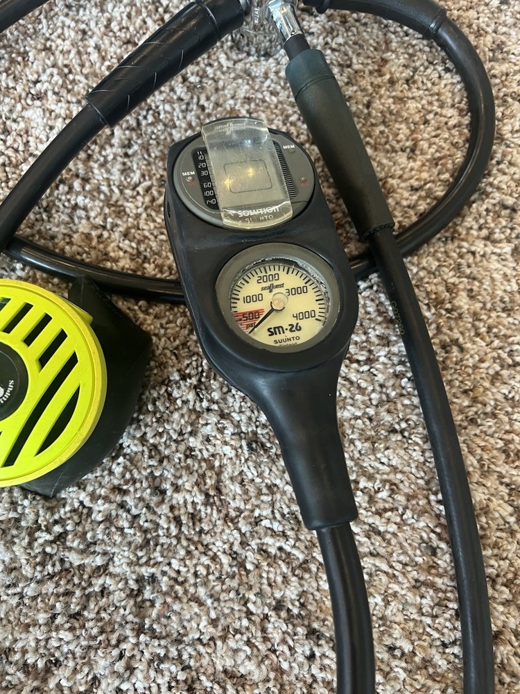 Seaquest Suunto Solution Dive Computer Console Regulator Octopus