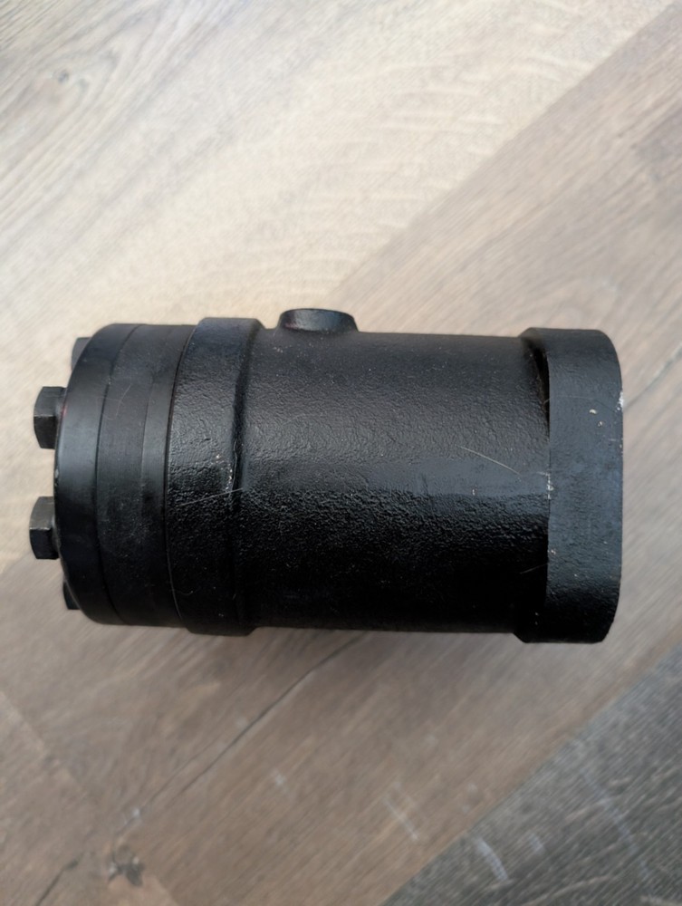 Coursemaster Hydrive 0507104 Hydraulic Steering Unit NOS
