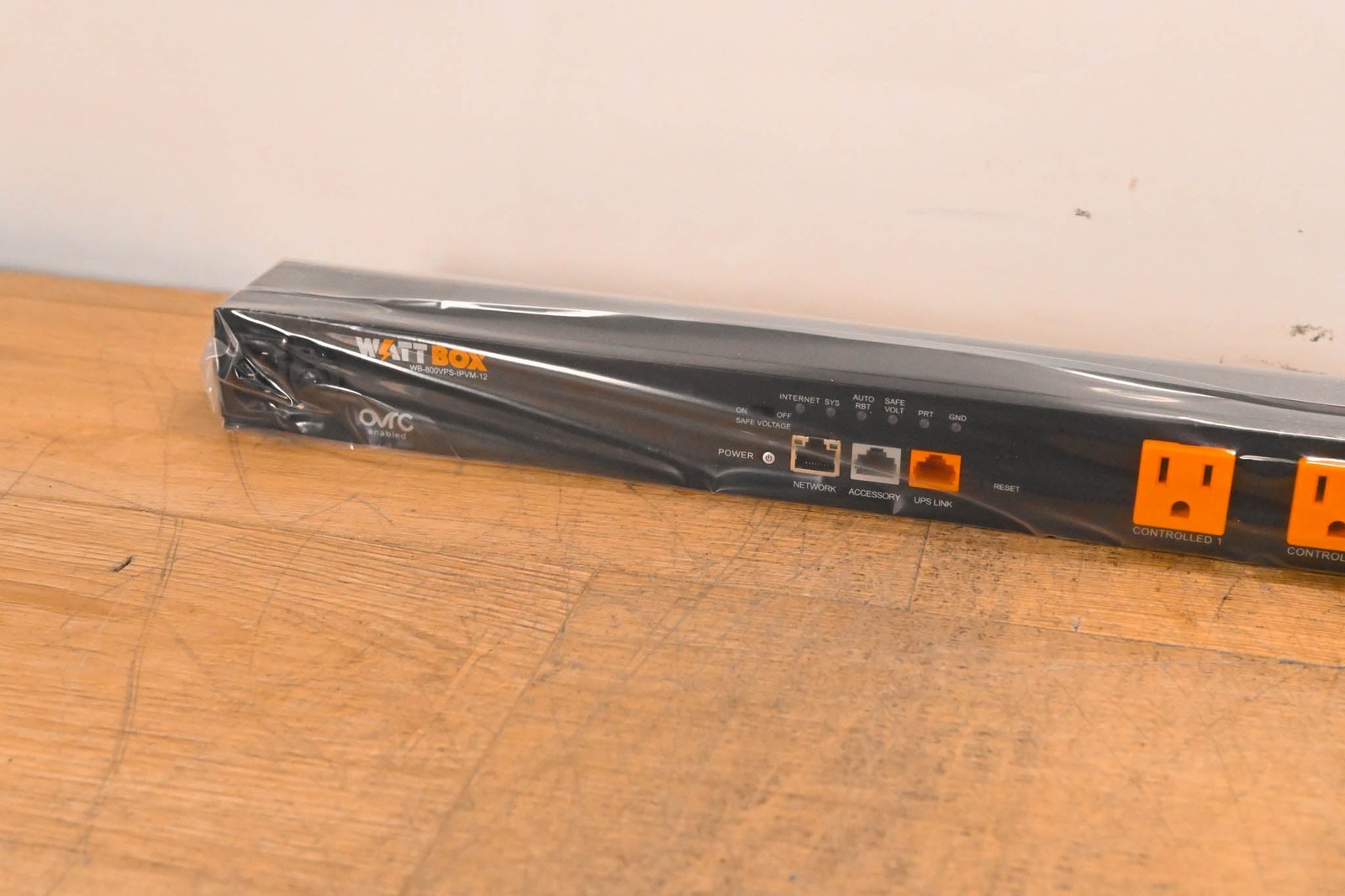 WattBox WB-800VPS-IPVM-12 Vertical IP Power Conditioner (12 Outlets) CG01UH7