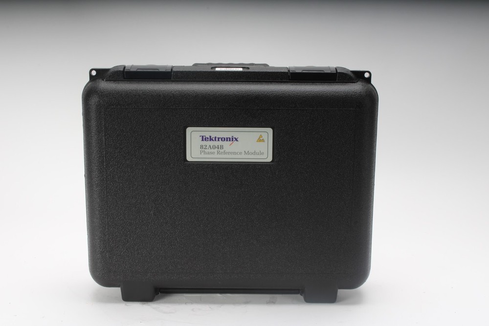 Tektronix 82A04B Phase Reference Module With Case and Accessories