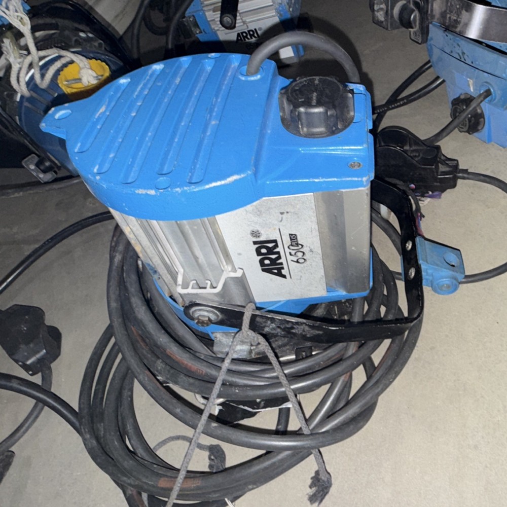 ARRI 650 Plus 650W Tungsten Continuous Lighting Blue Silver Studio Unit