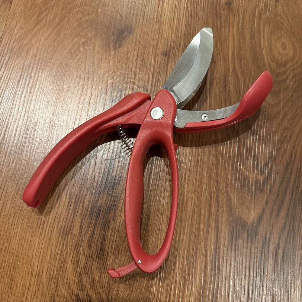 SILVERMARK Multi-Blade Cutting Tool Lettuce/Vegetable Cutter Pat 6453560 (2002)