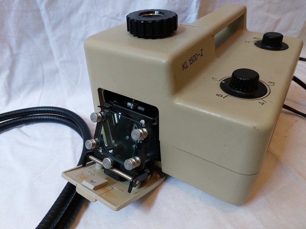 Schott KL 1500 Z Optical fiber illuminator for microscope