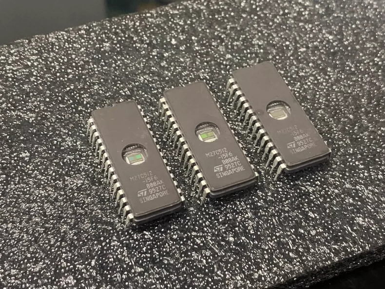 ST new imported M27C512-15F6 EPROM chip