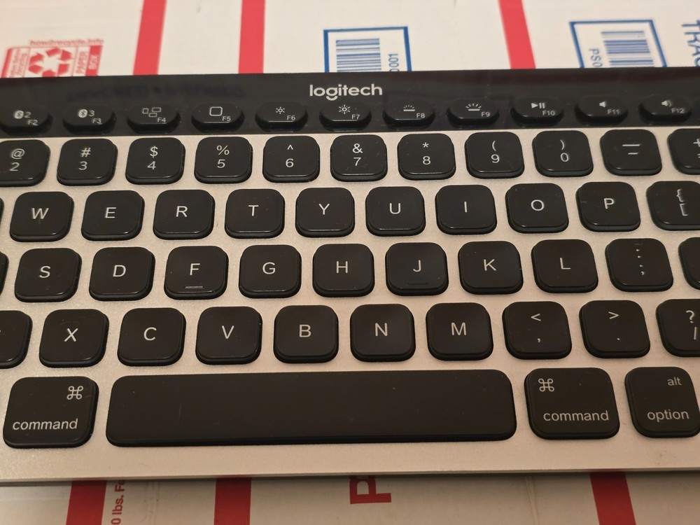 Logitech Easy Switch K811 Illuminated Bluetooth Wireless Keyboard Tested Working