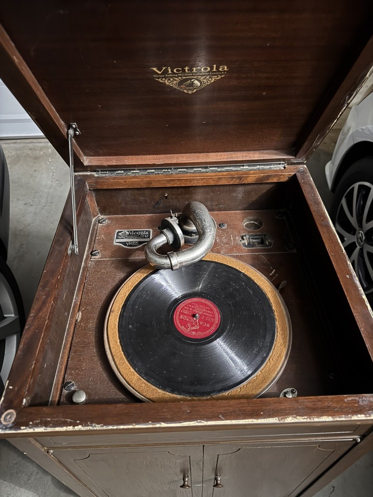 Victrola Victor Record Player