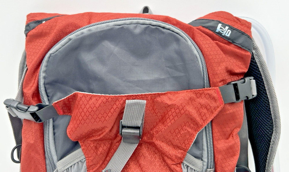 TOPI RIO HYDRATION PACK BACKPACK HIKING, CAMPING, ETC WITH BLADDER