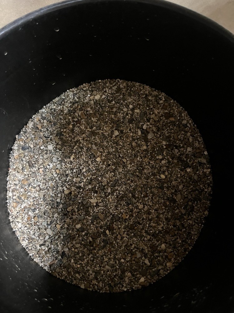 Rock Paydirt 3lbs (Dry Dirt 3lbs+)