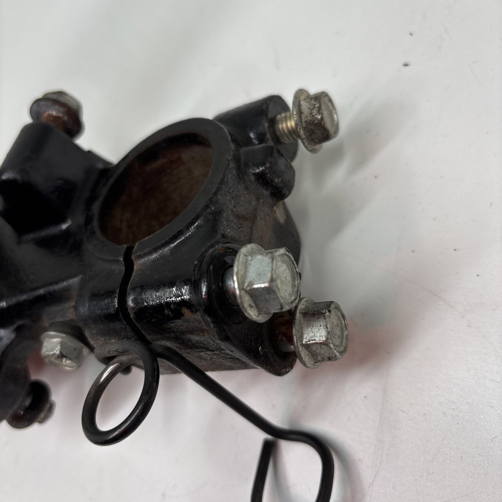 SUZUKI DR125 2009 BOTTOM LOWER YOKE #D24