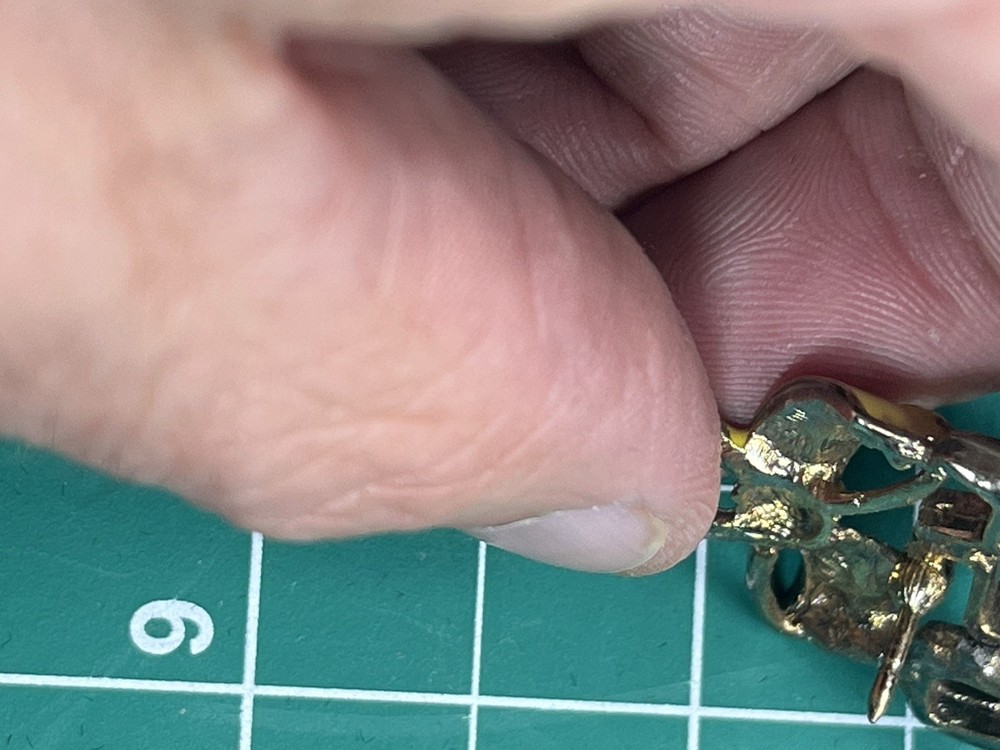 WWII USA Yellow Ribbon Homefront Pin