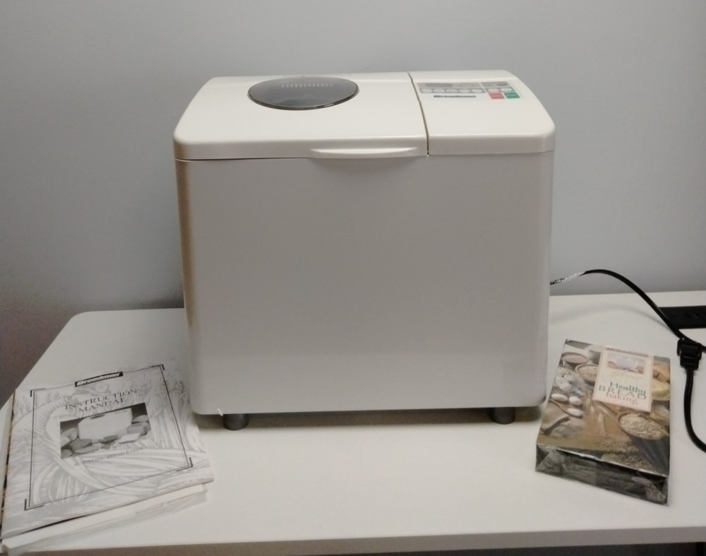 Breadman TR450 Bread Maker Machine 1.5 lb Open Box Never Used Complete