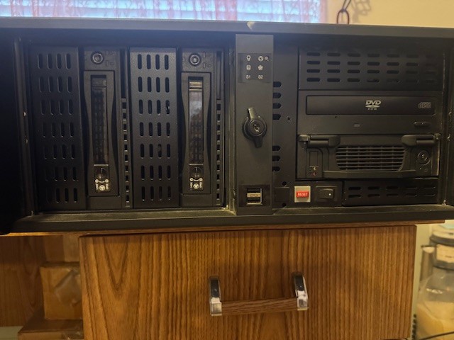 Cutomized X86 based Linux Suse10.1 Server system w/ 2 Raid drives in 4U Chassis
