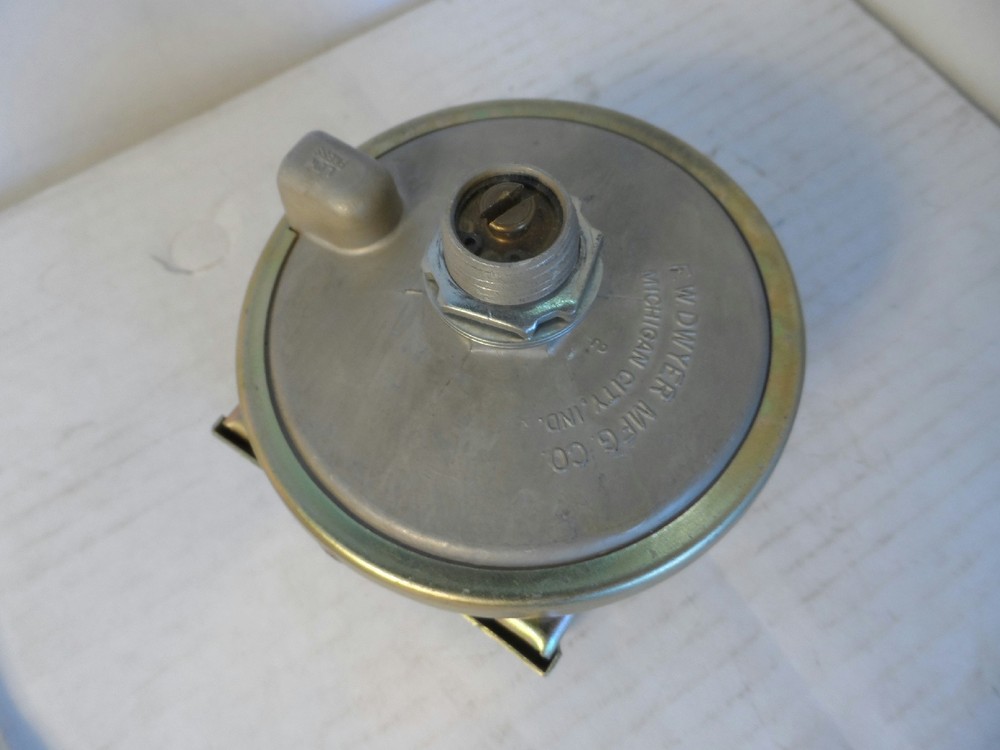 Dwyer 1820-2 Pressure Differential Switch SPDT 10 PSI