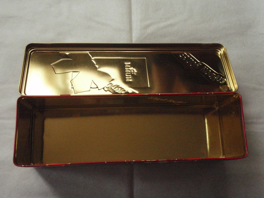 Mumm Champagne tin Christmas hinged lid, empty