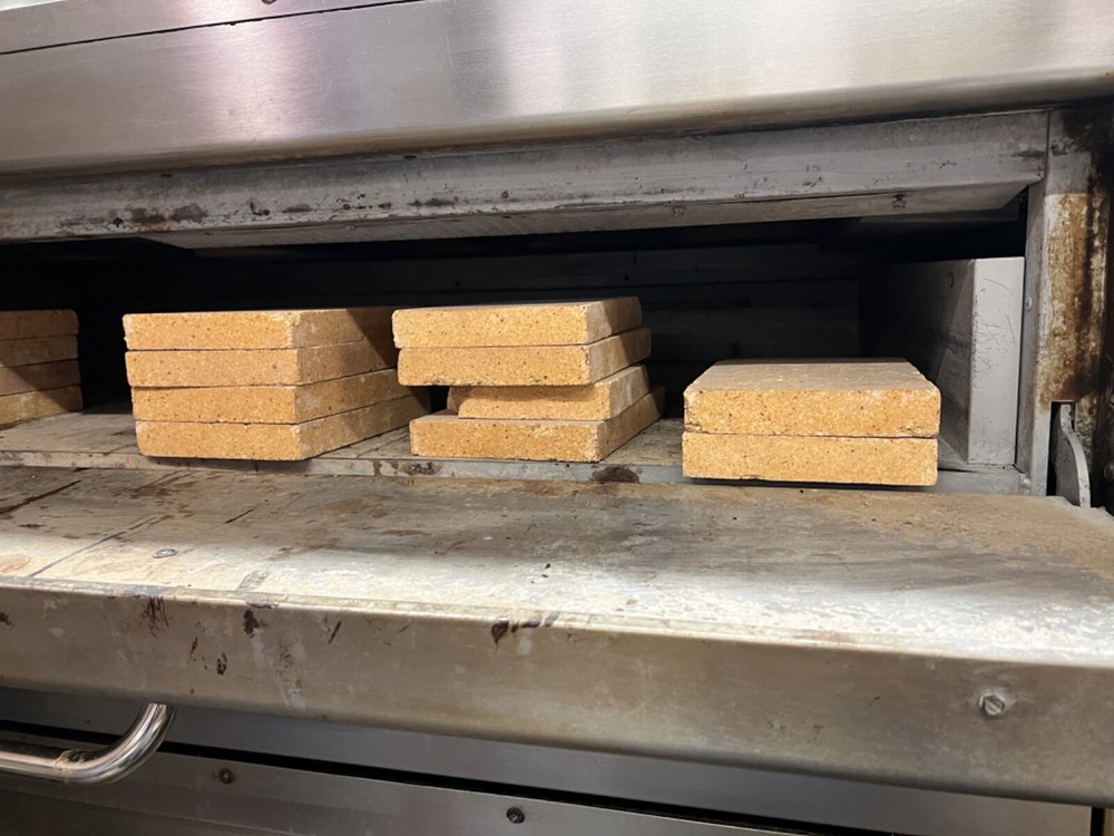 Montague Model 25P-2 Double Stack Pizza Oven