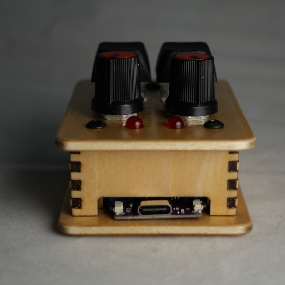 madMidiMiniClassicPlus Midi Controller 2 buttons, 2 potentiometers, 2 LEDs