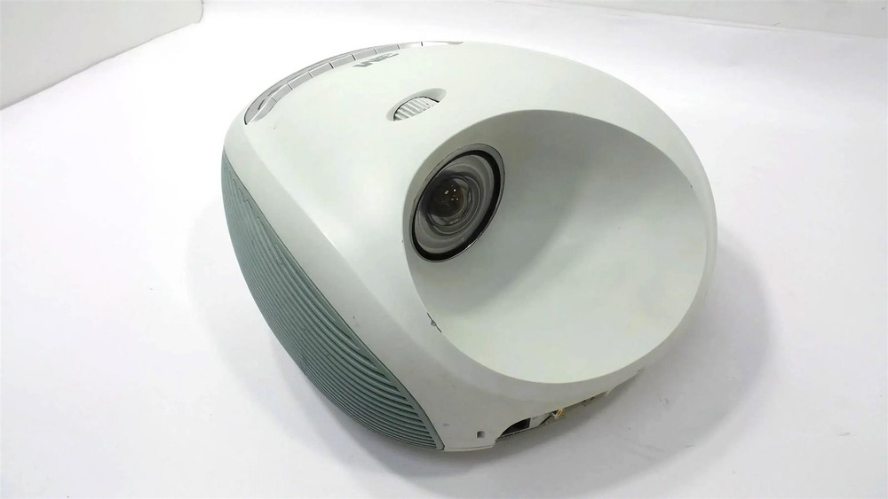 3M DMS710 - DVD Player Short Throw DLP Projector - Lamp Timer : 1140 Hours.