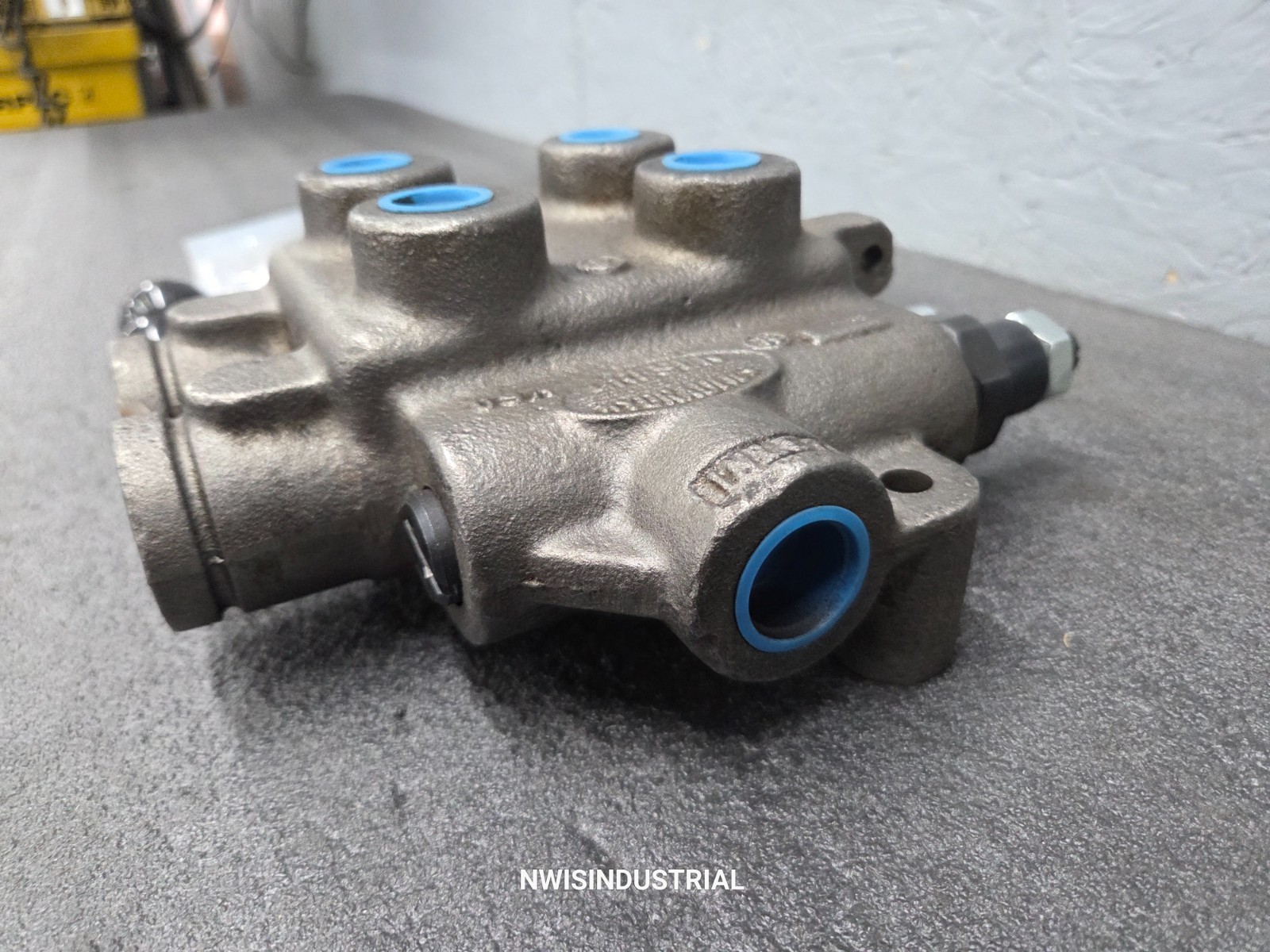 Gresen Hydraulics 2702 Hydraulic 2 spool control valve block