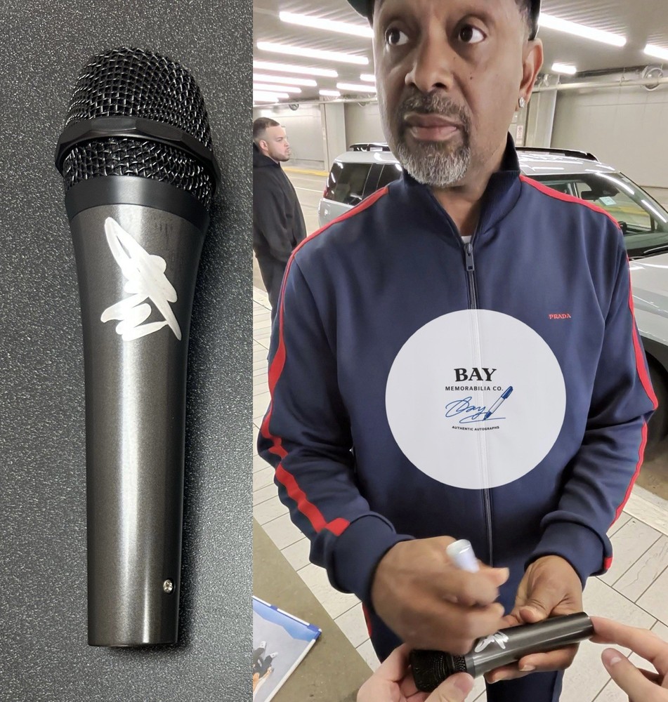 MIKE EPPS SIGNED MICROPHONE ‘COMEDIAN’ EXACT PROOF